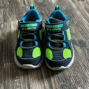Boys size 5 sneakers